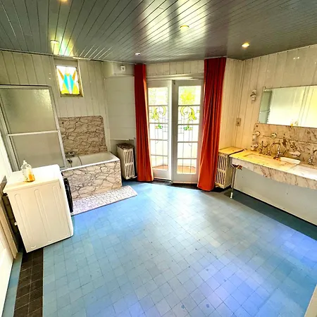 La Dewez A Loverval וילה *